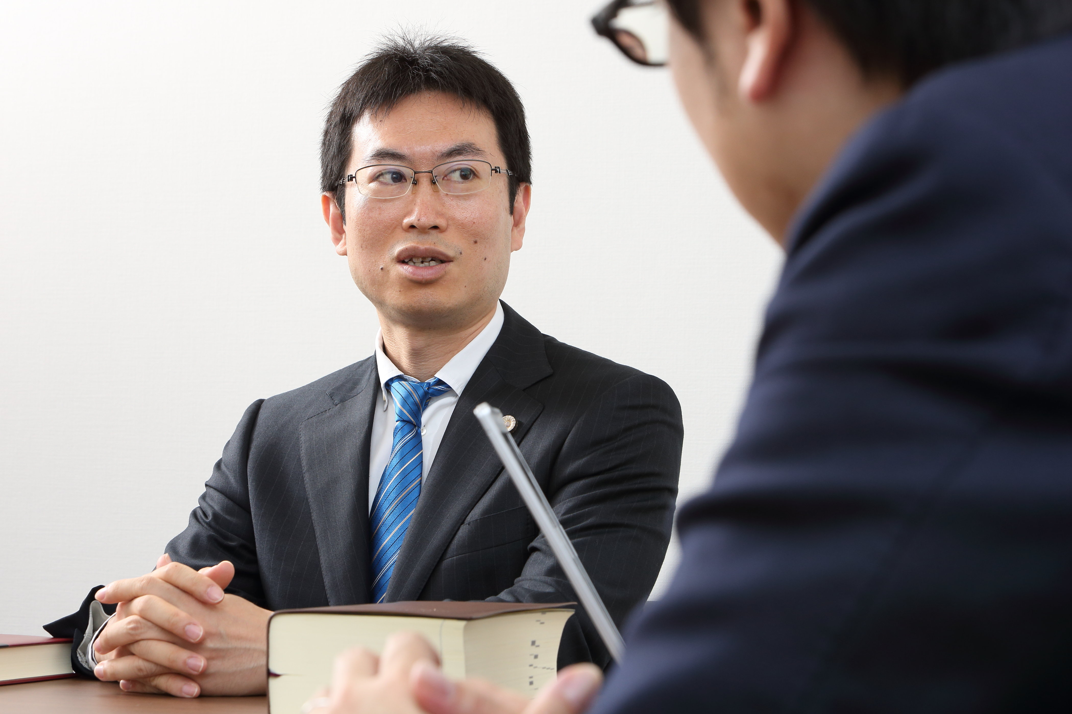 弁護士江原の写真